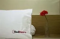 ホテル Reddoorz @ Puri Gerenceng Tuban クタ